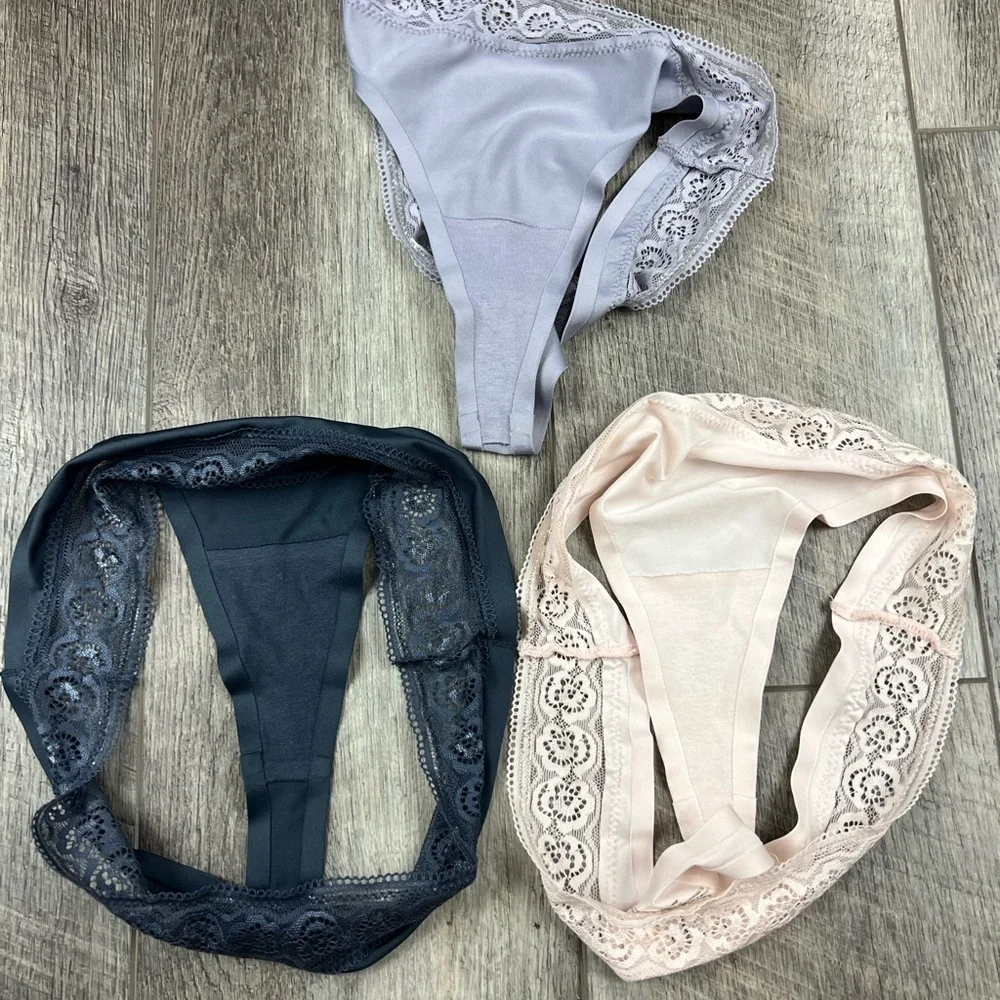 Jessica Simpson Thong Bundle‎